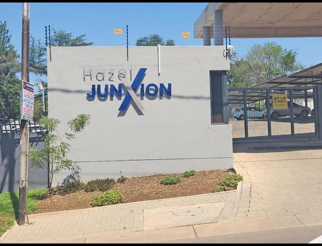 2 BEDROOM APARTMENT FOR SALE IN MENLO PARK